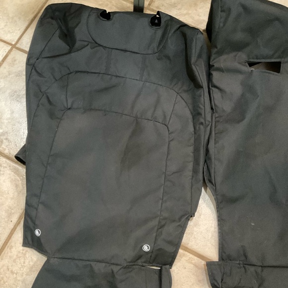 Range Rover Land Rover 2018-2022 Black/Ebony Waterproof Rear Seat Cover Like New - Picture 3 of 16